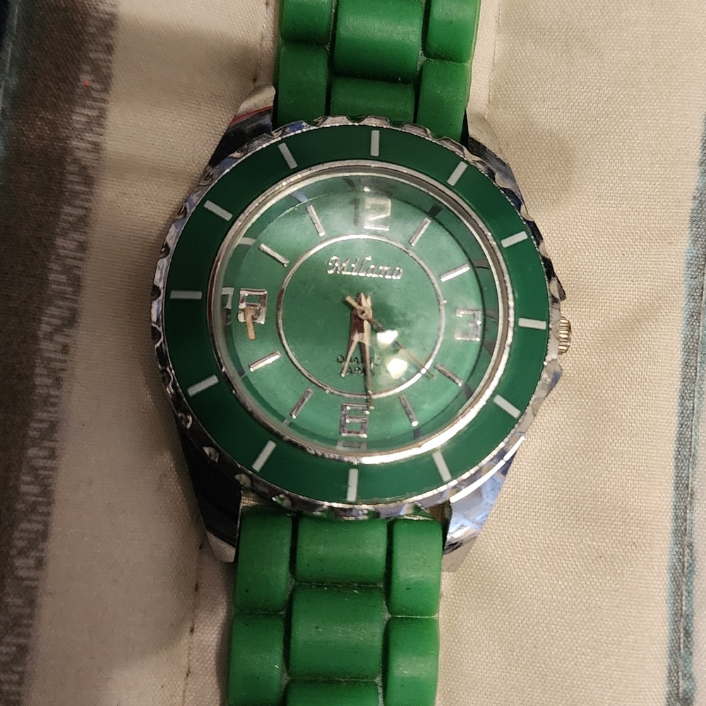 Milano Women's Quartz 40 mm Watch (3 colors available 😋) - Picture 3 of 8
